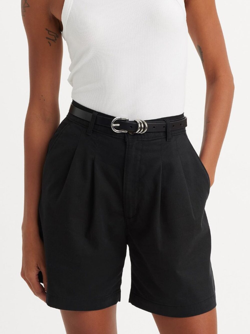 NWT Levi's Pleated Trouser Shorts Plus Size 32